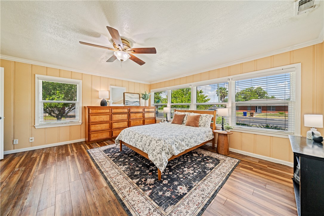 345 Doddridge St Property Photo 17