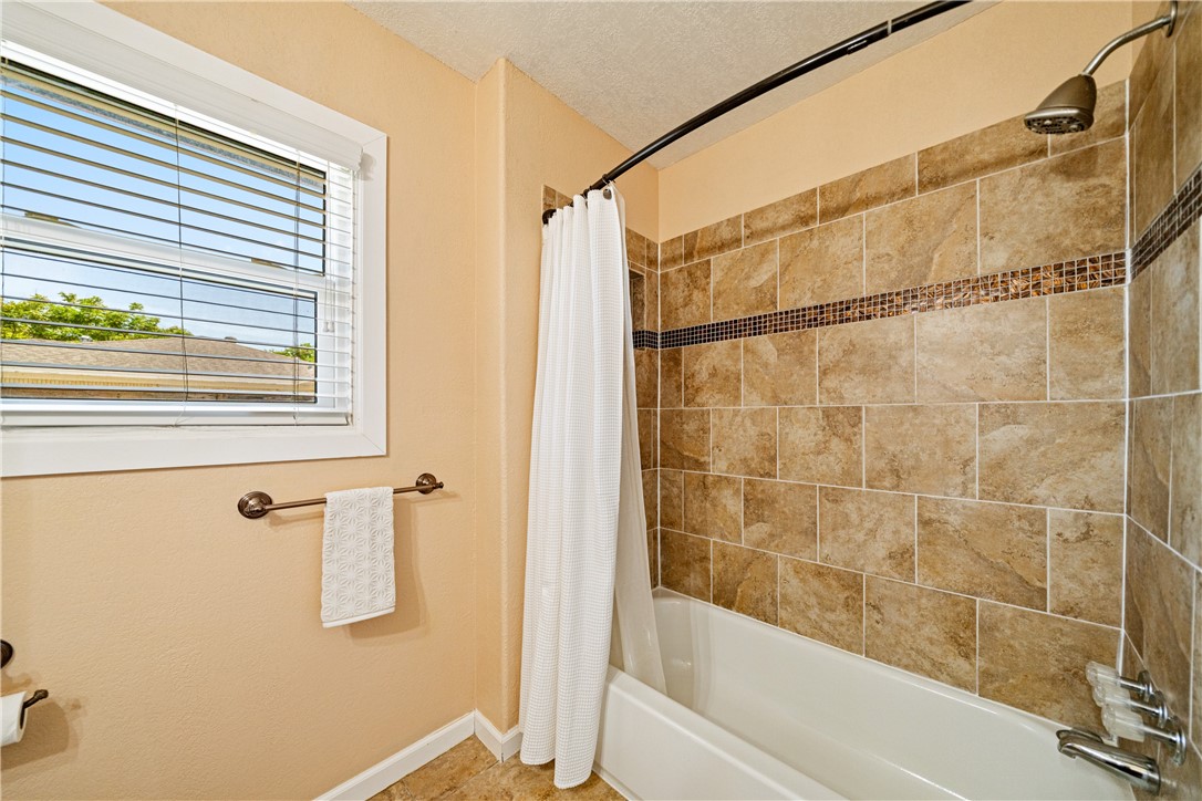 345 Doddridge St Property Photo 28