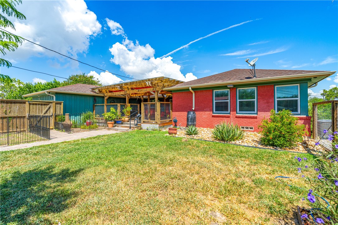 345 Doddridge St Property Photo 38