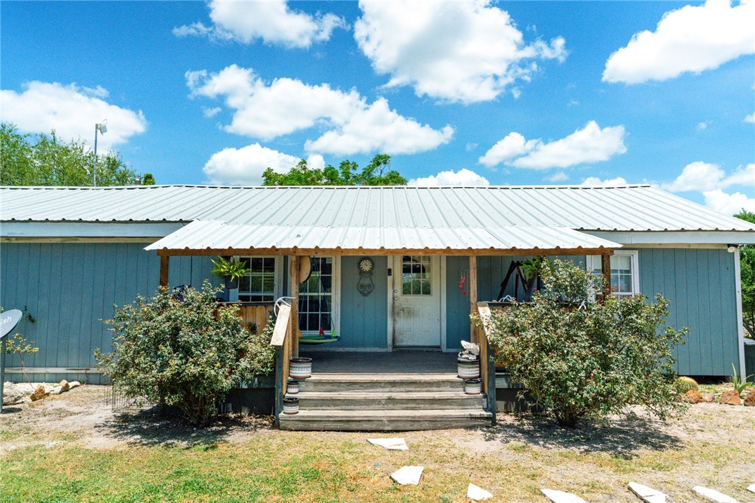 312 County Road 3031 Property Photo 3