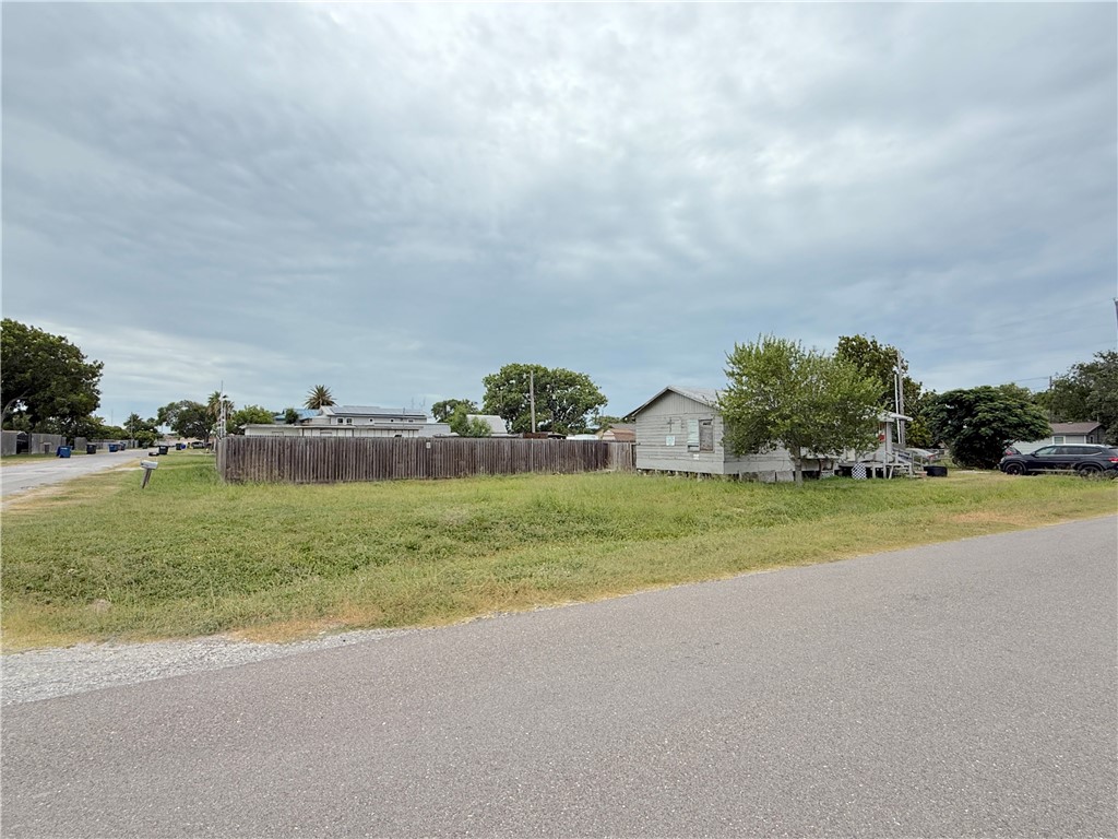 1237 Oberste St Property Photo 1