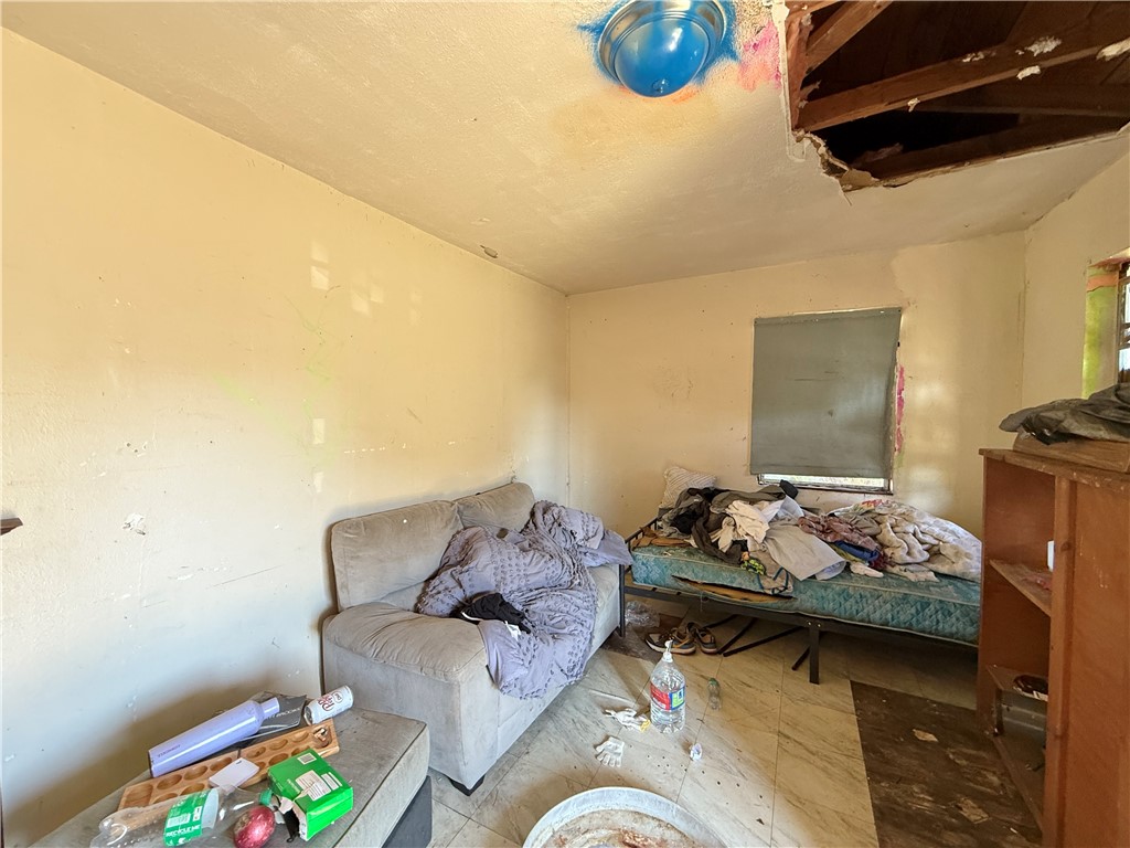 1237 Oberste St Property Photo 4