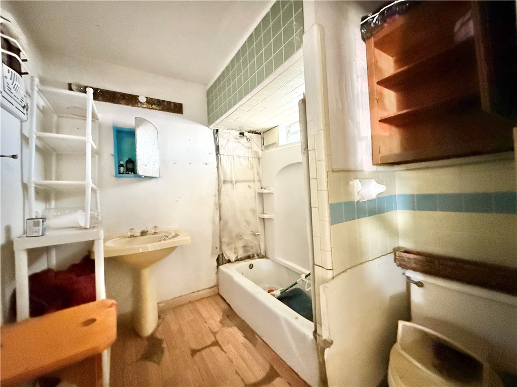 1237 Oberste St Property Photo 5