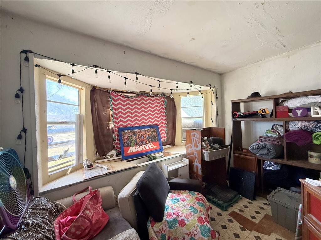 1237 Oberste St Property Photo 8
