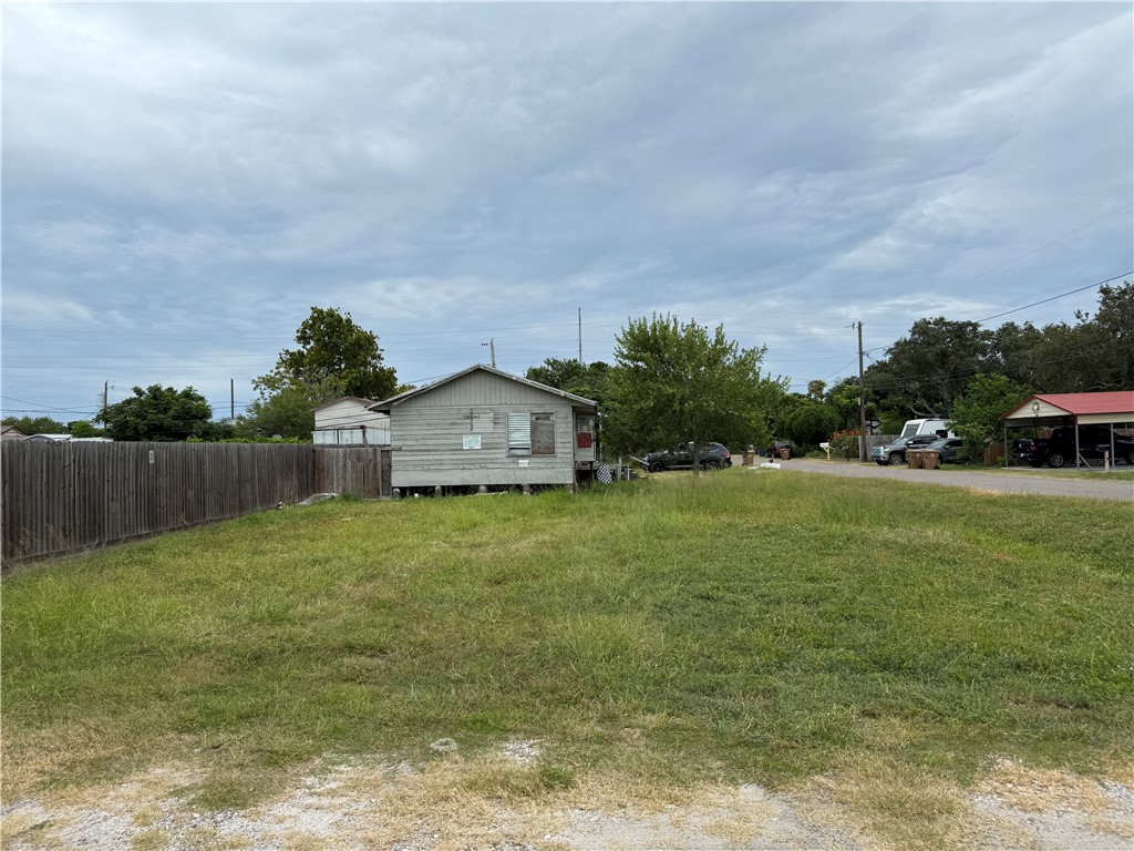 1237 Oberste St Property Photo 10