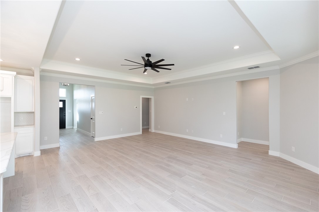 2429 Manuel Property Photo 4