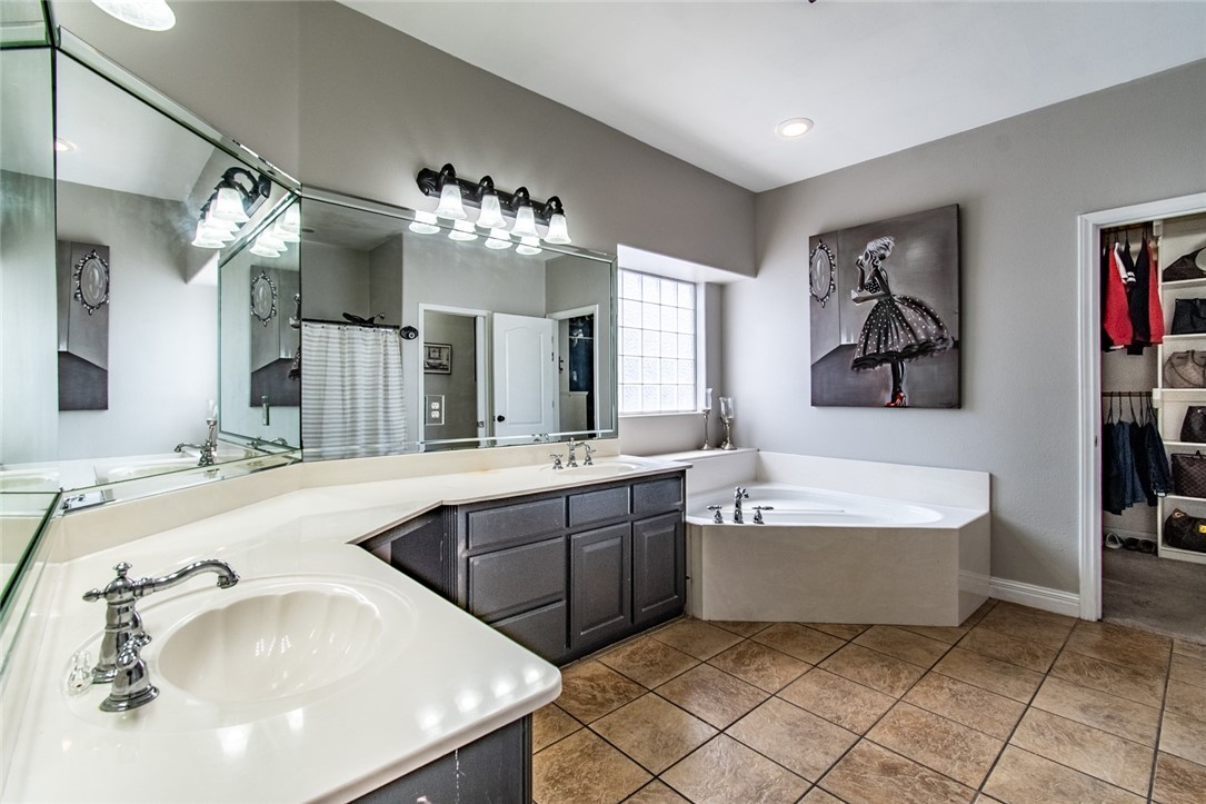 7461 Lake Micala Dr Property Photo 28