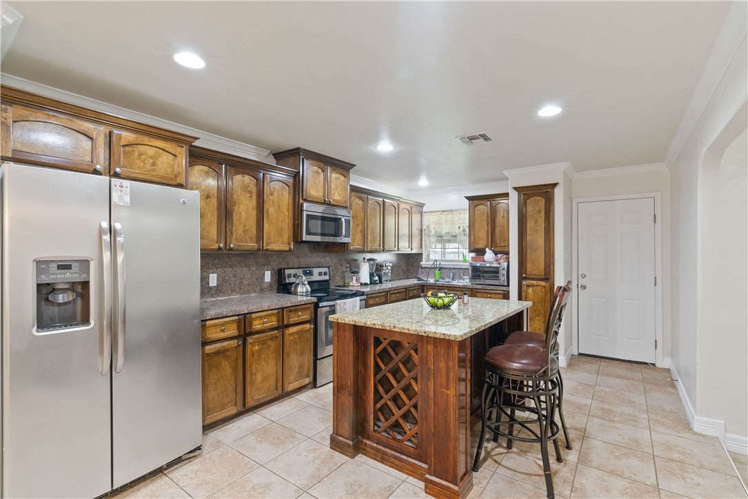 1126 Green Willow Dr Property Photo 3