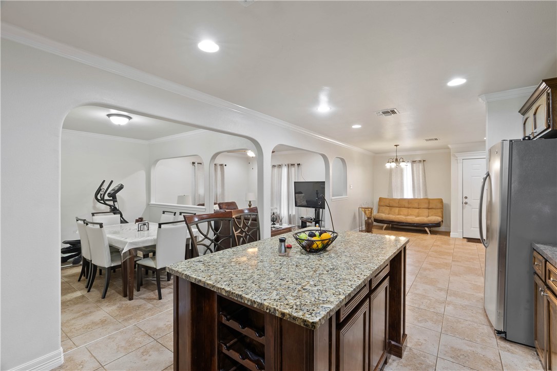 1126 Green Willow Dr Property Photo 4