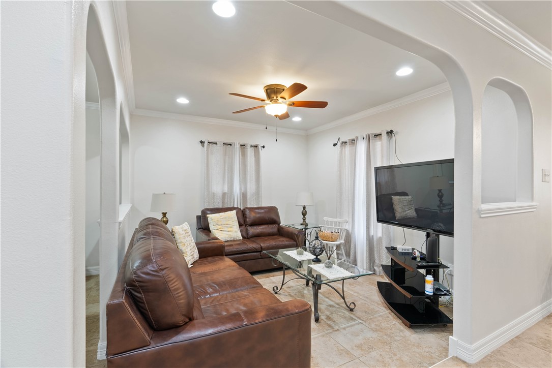 1126 Green Willow Dr Property Photo 7