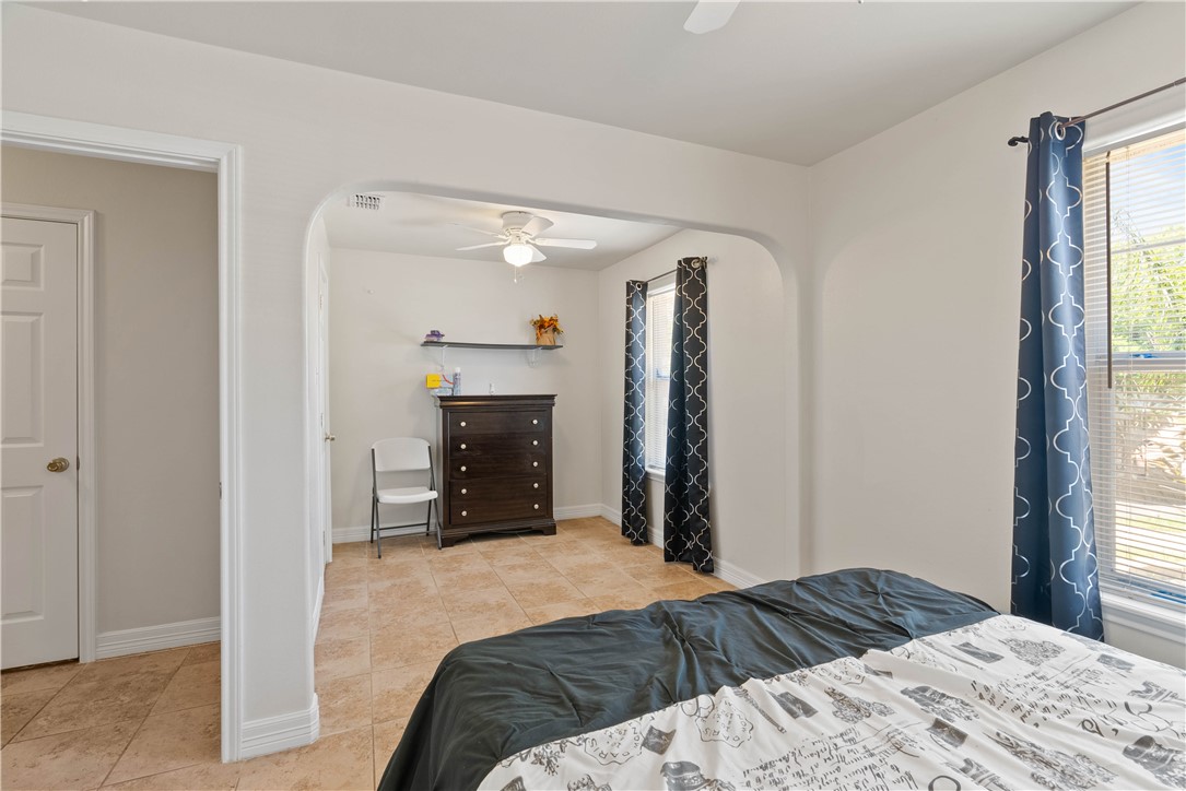 1126 Green Willow Dr Property Photo 9