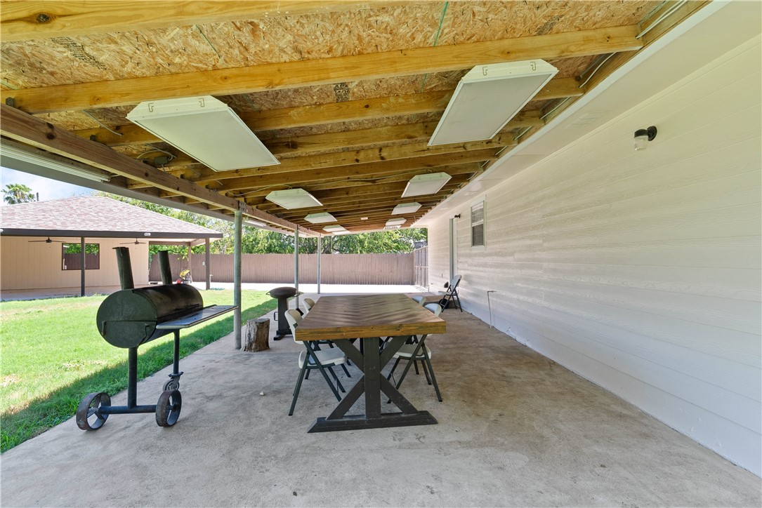 1126 Green Willow Dr Property Photo 14