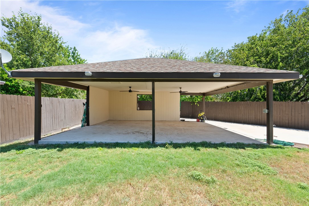 1126 Green Willow Dr Property Photo 16