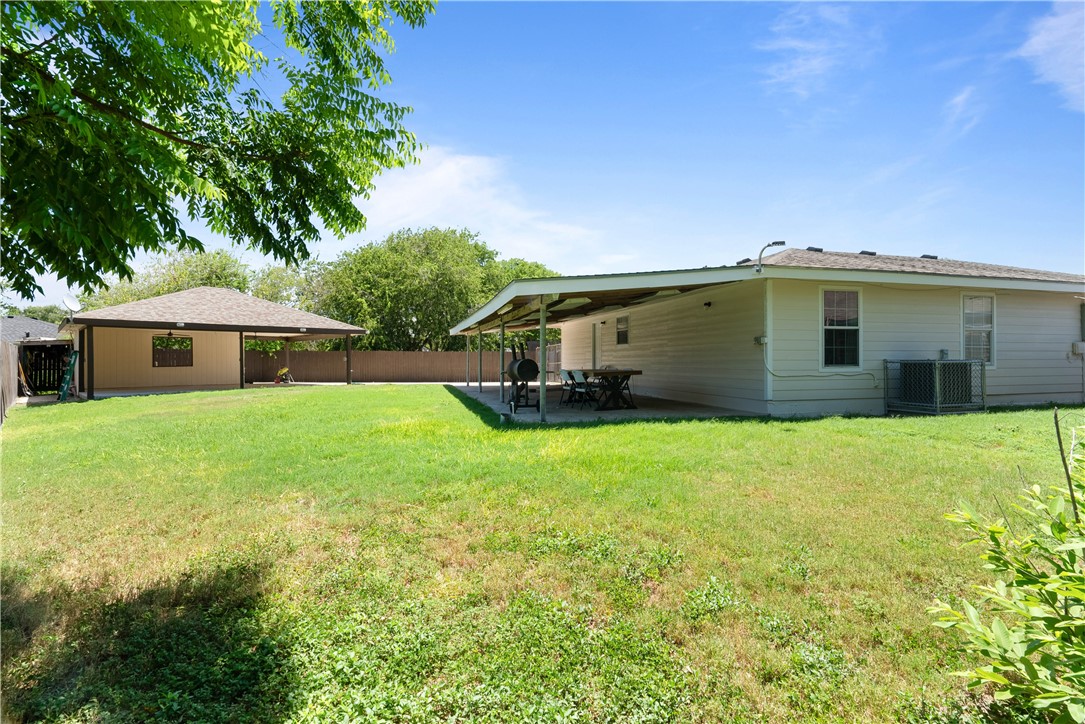 1126 Green Willow Dr Property Photo 17