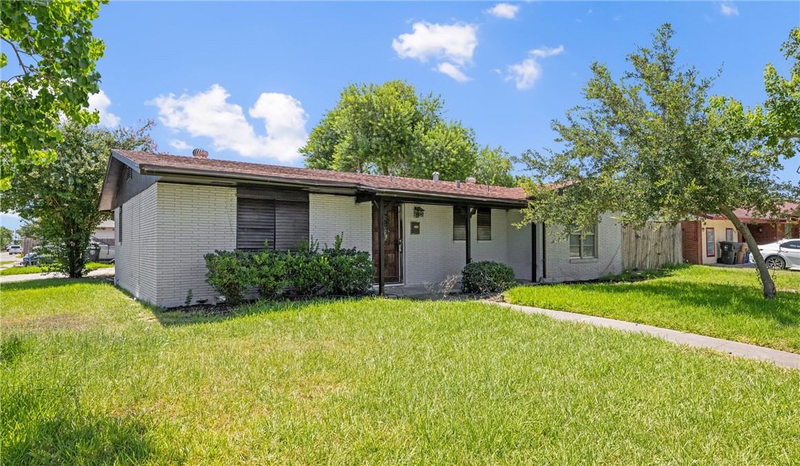 1102 Bradshaw Dr Property Photo 1