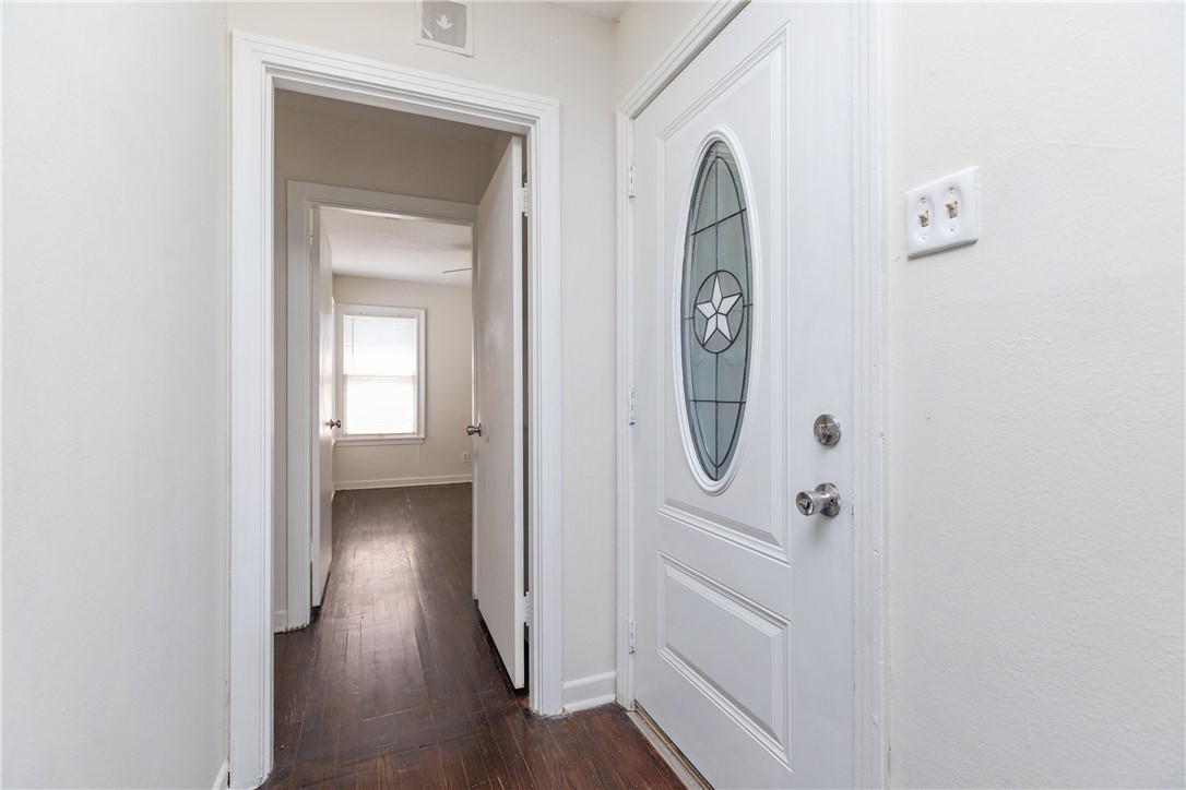 609 Pennington Dr Property Photo 3