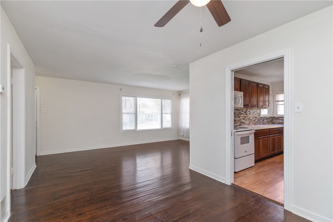 609 Pennington Dr Property Photo 8