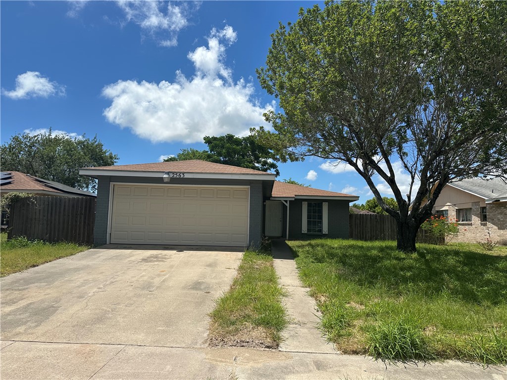 2563 Live Oak St Property Photo 1
