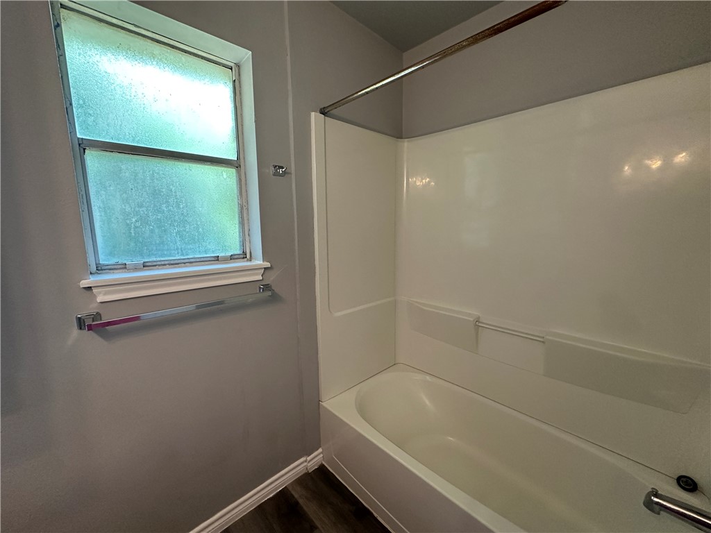 2563 Live Oak St Property Photo 16