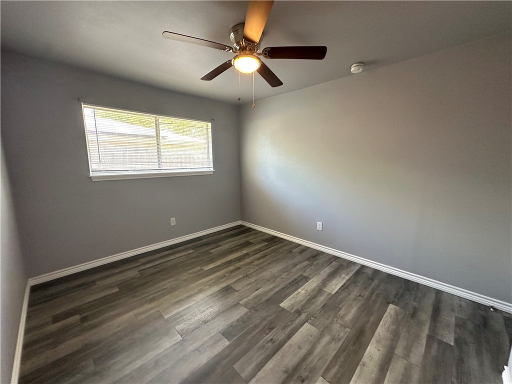 2563 Live Oak St Property Photo 18