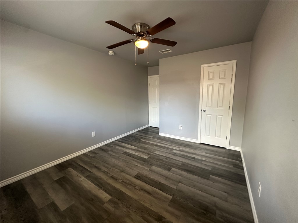 2563 Live Oak St Property Photo 19