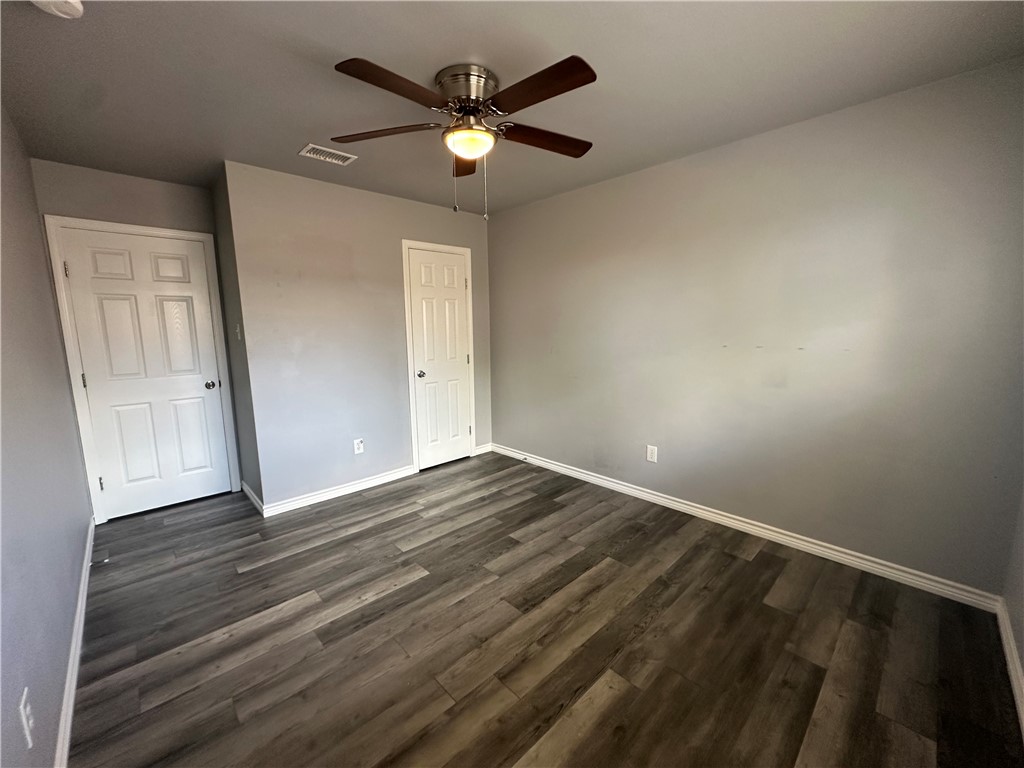 2563 Live Oak St Property Photo 20