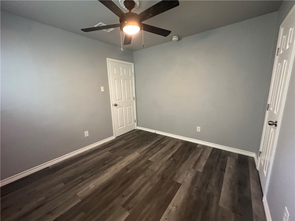 2563 Live Oak St Property Photo 23