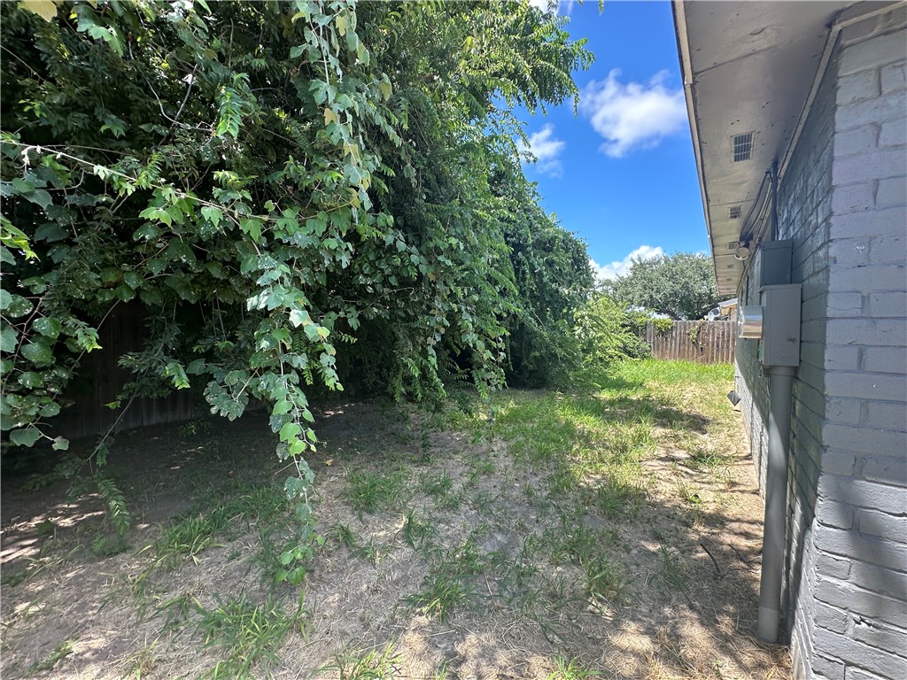 2563 Live Oak St Property Photo 28