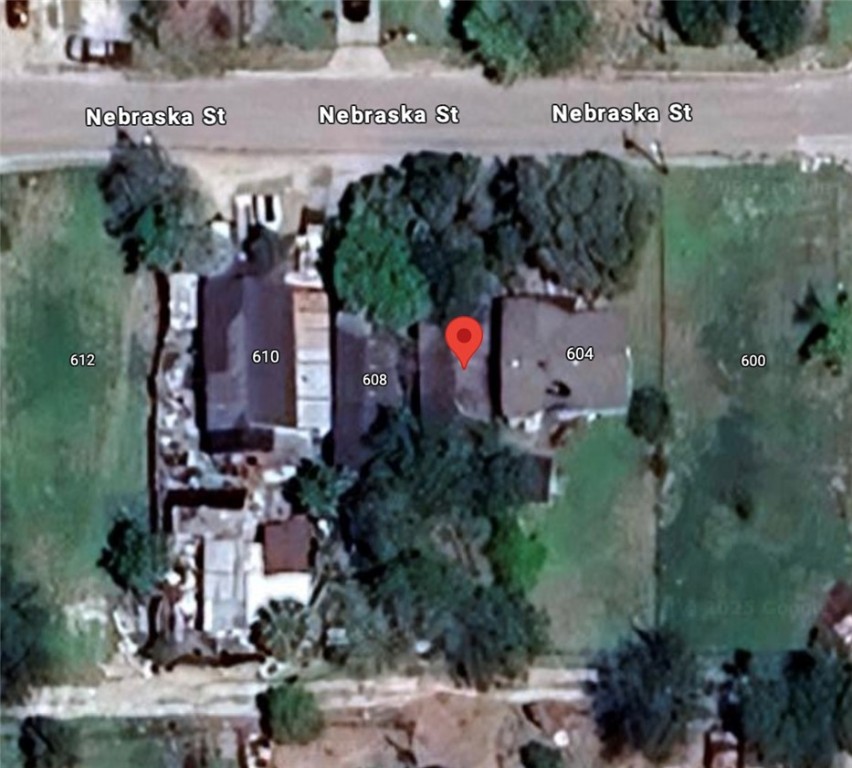 606 Nebraska St Property Photo 2