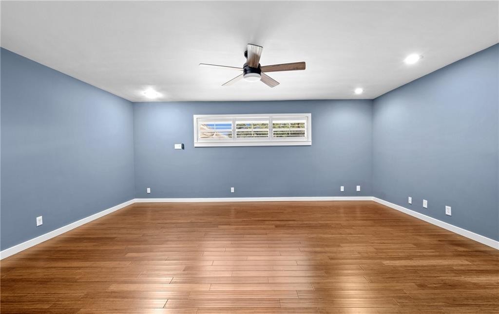 302 Dolphin Pl Property Photo 14