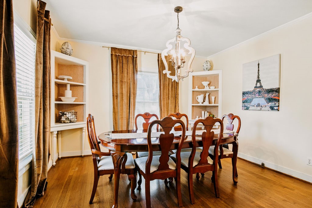 909 E Market St Property Photo 5