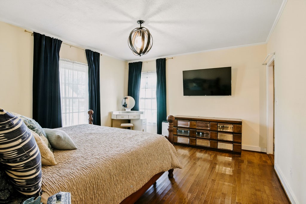 909 E Market St Property Photo 9