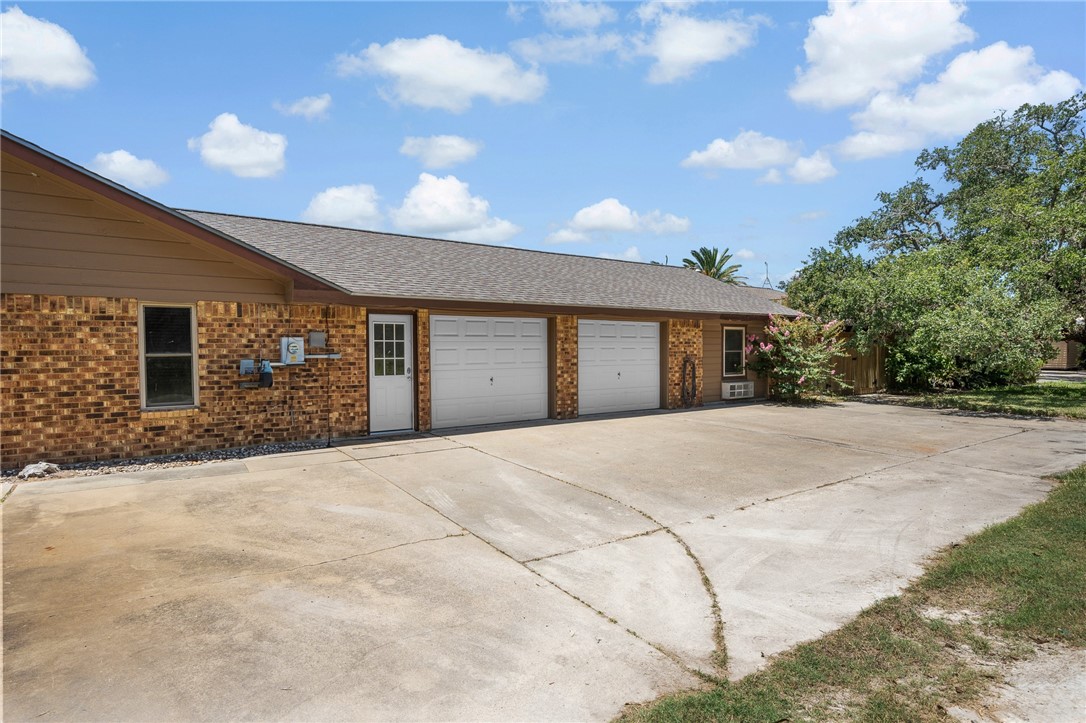 1934 Chandler Pl Property Photo 3