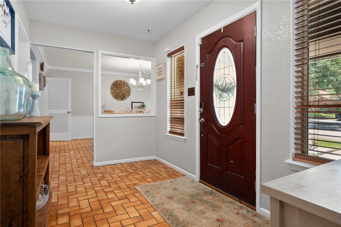 1934 Chandler Pl Property Photo 5