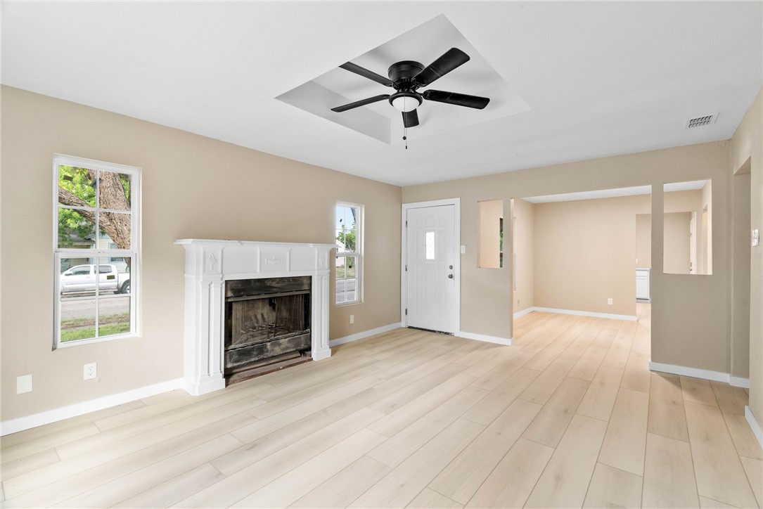 4106 Christie St Property Photo 4