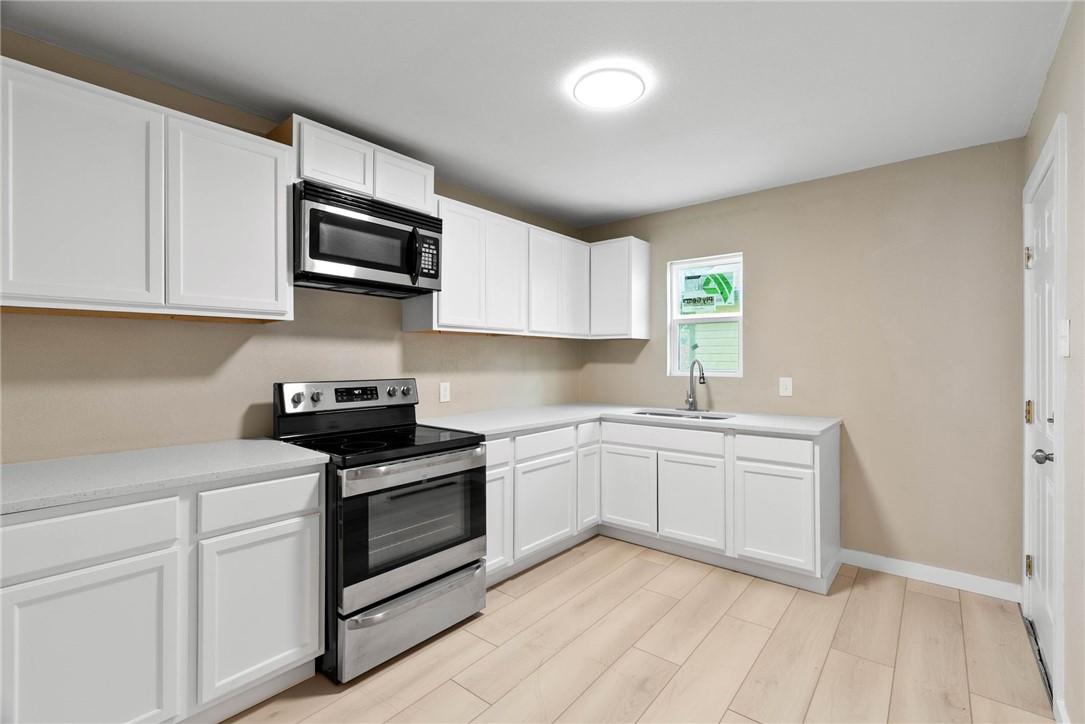 4106 Christie St Property Photo 6