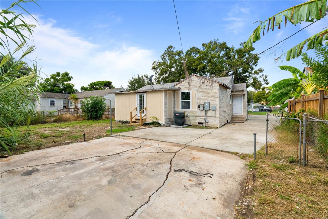 4106 Christie St Property Photo 15