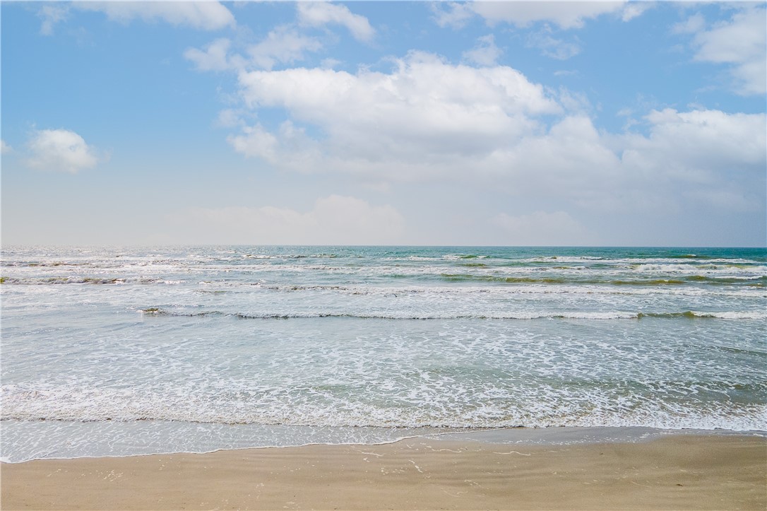 2900 On The Beach Property Photo 18