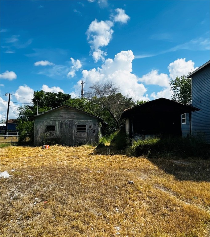 943 Chapa St Property Photo 1