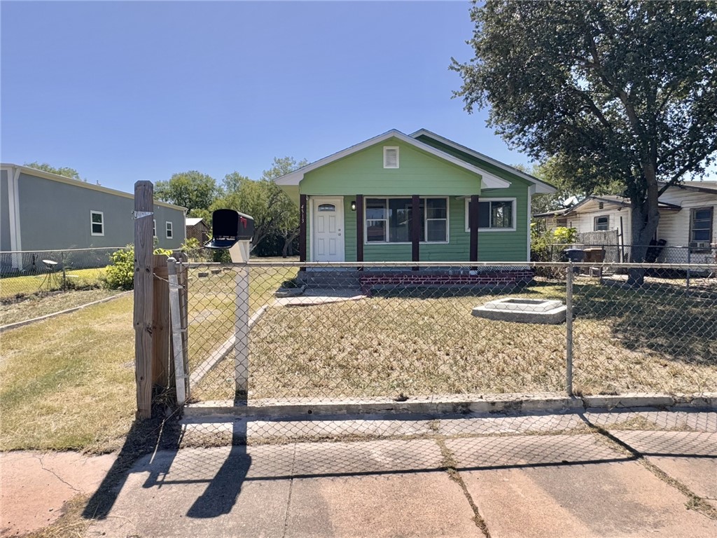 4313 Molina Dr Property Photo 3