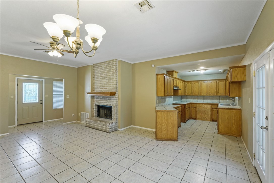 1205 Wyoming St Property Photo 5