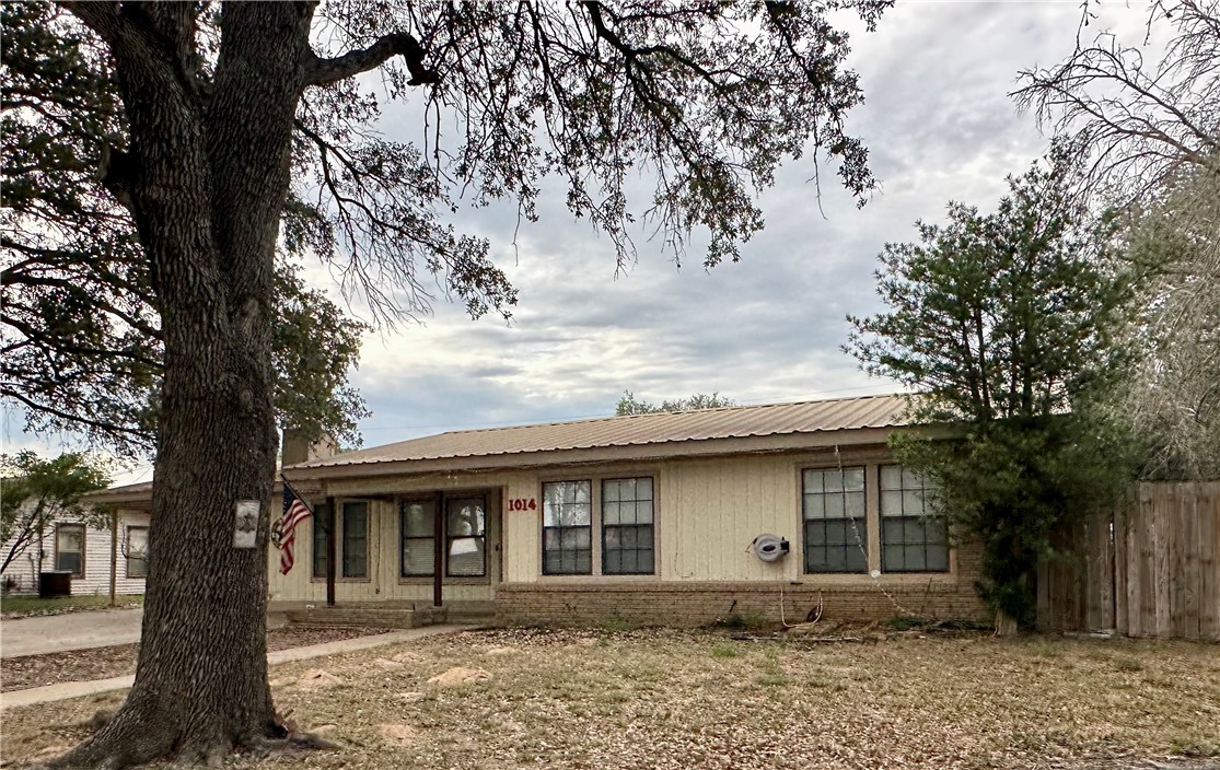 1014 Harvey Property Photo 1