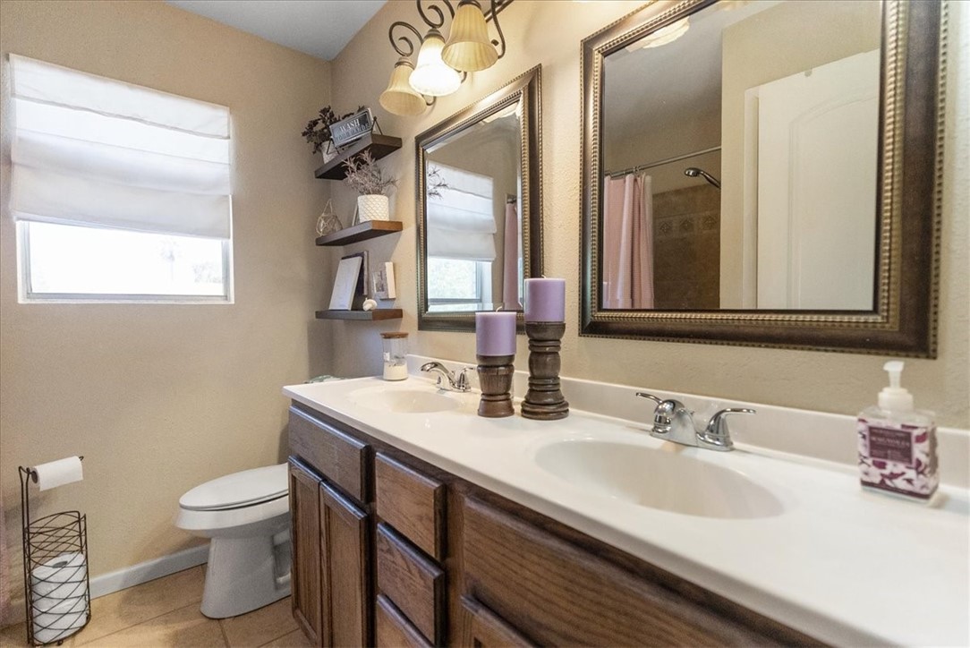 1304 Amy St Property Photo 14
