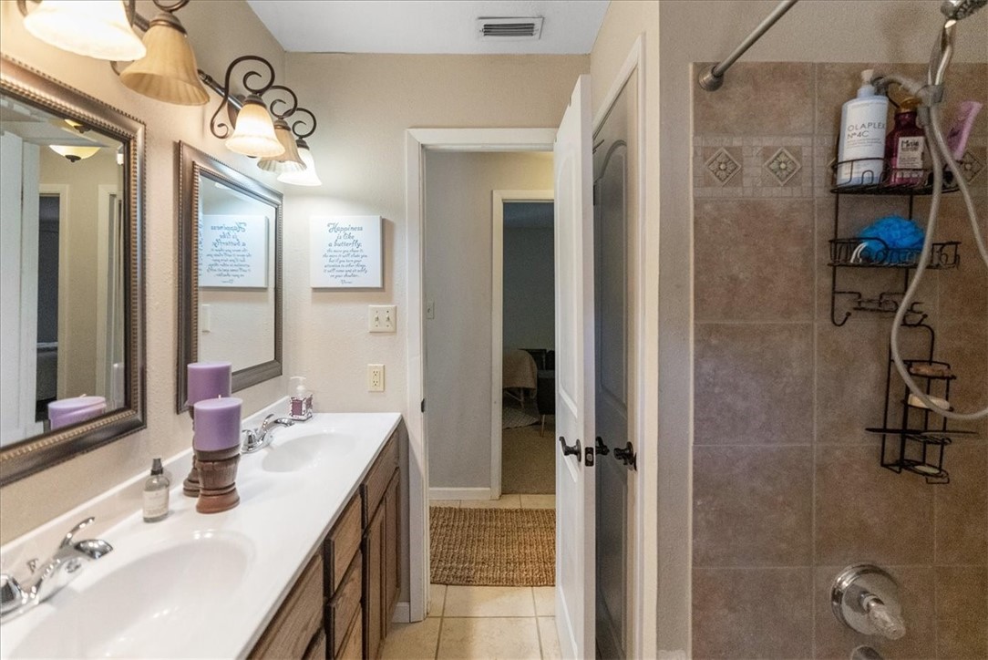 1304 Amy St Property Photo 15