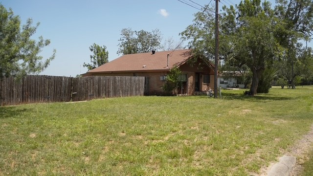 1108 Marcos Hinojosa Ave Property Photo 2