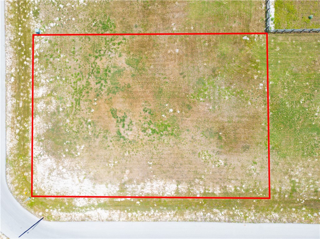 2105 Arabian Dr Property Photo 3