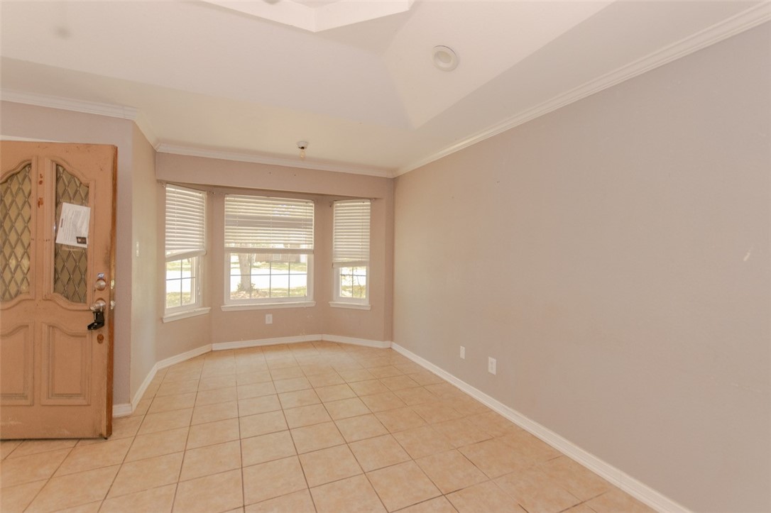 243 Melanie Property Photo 5