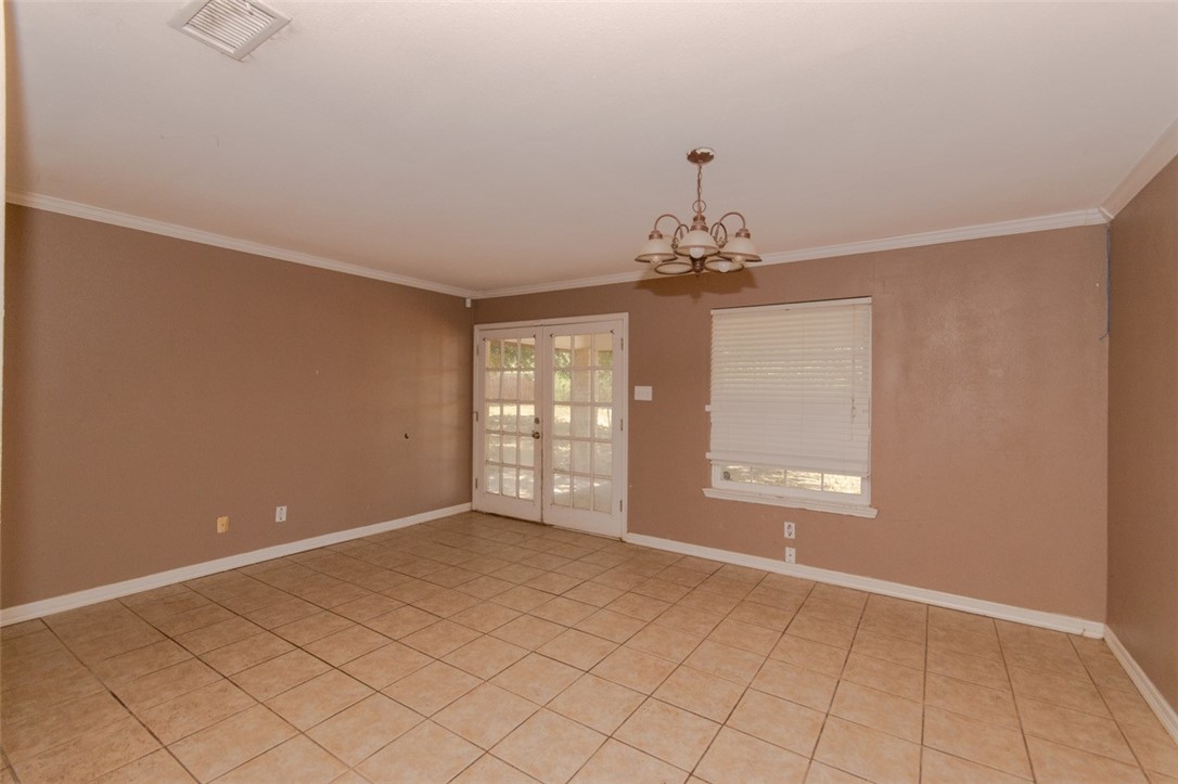 243 Melanie Property Photo 7
