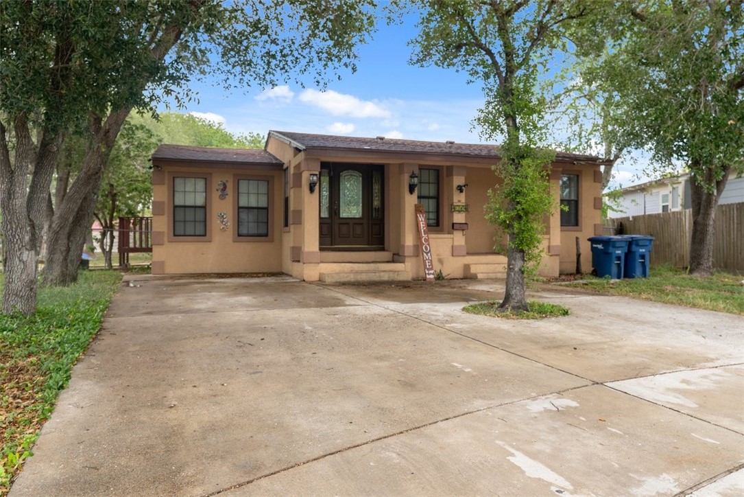 4714 Larcade Dr Property Photo 1