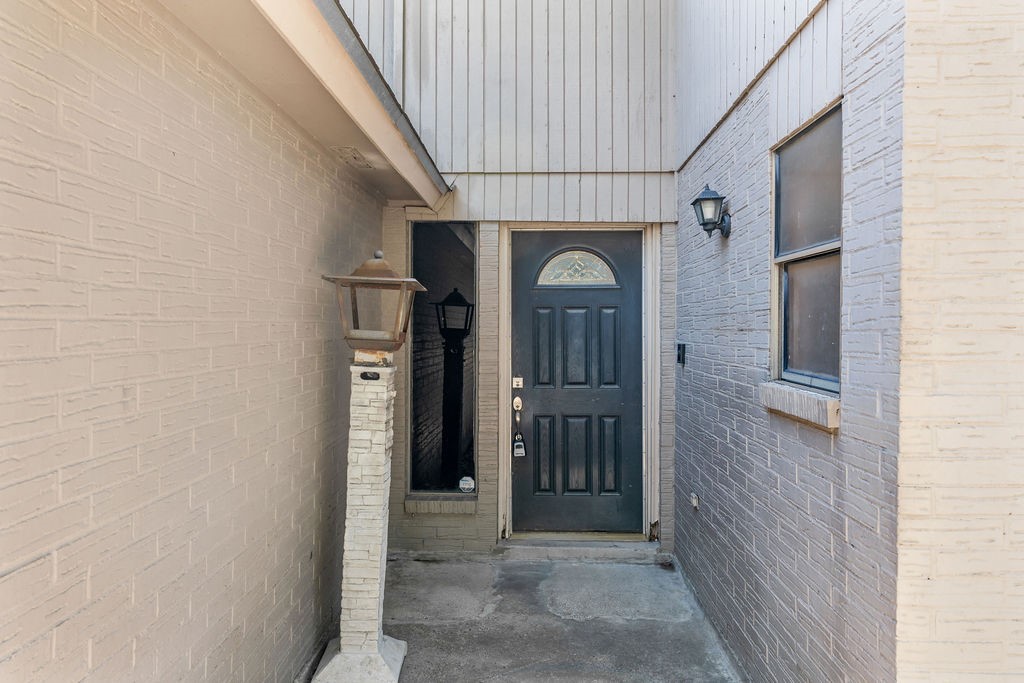 6309 Wimbledon St Property Photo 3